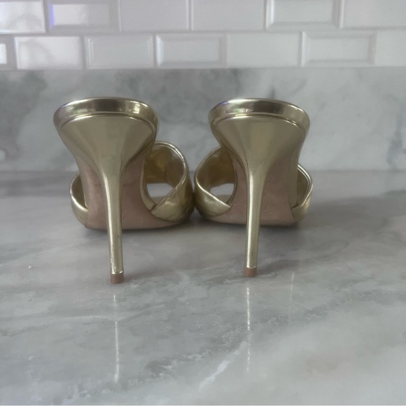 Louis Vuitton gold embossed sandals - Picture 8 of 9